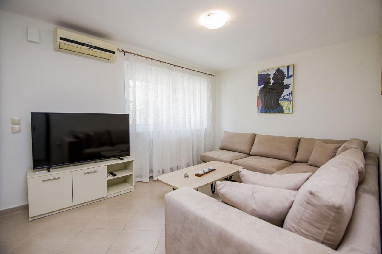 Kasta Bnb Ofrínion المظهر الخارجي الصورة